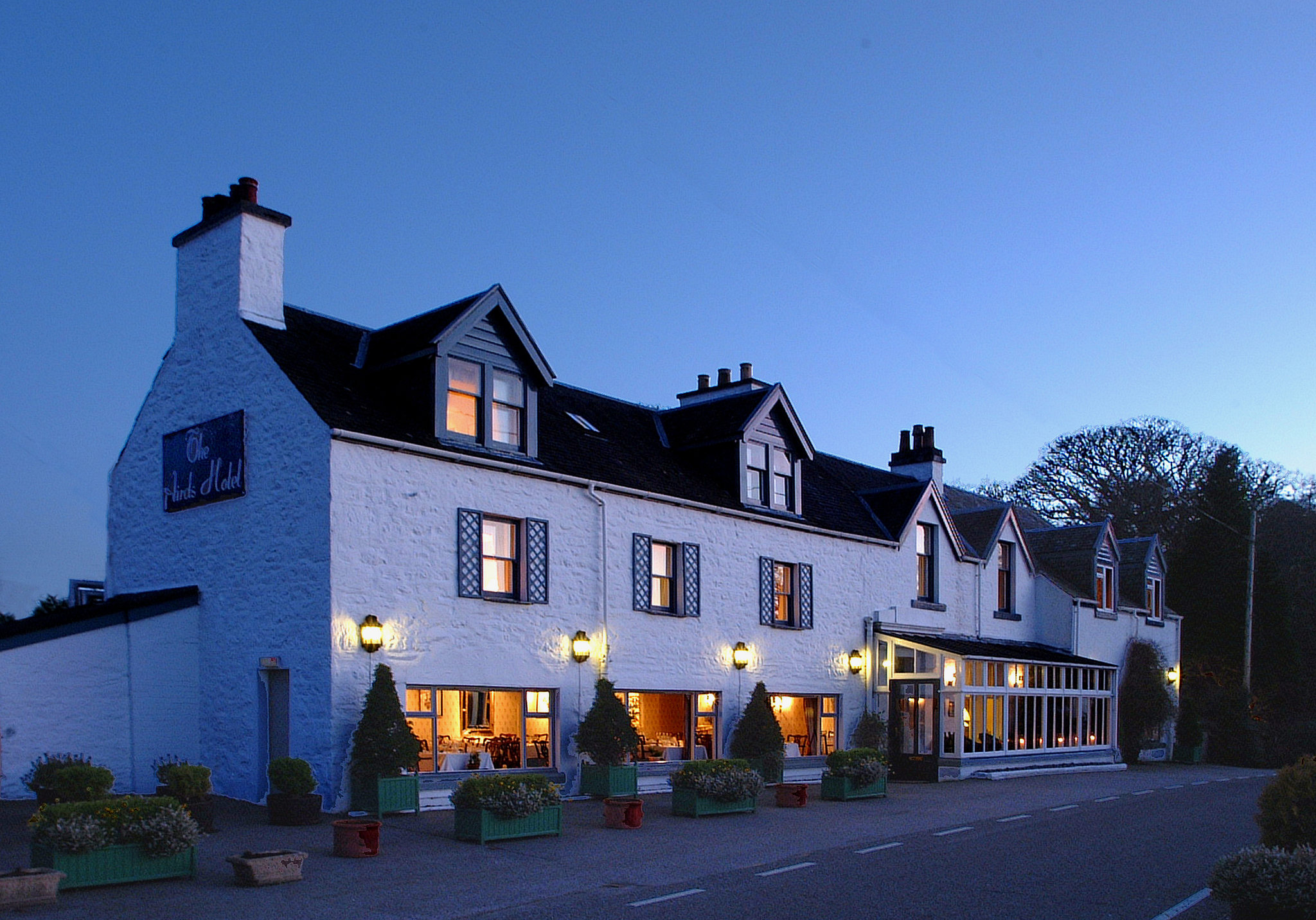 Airds Hotel