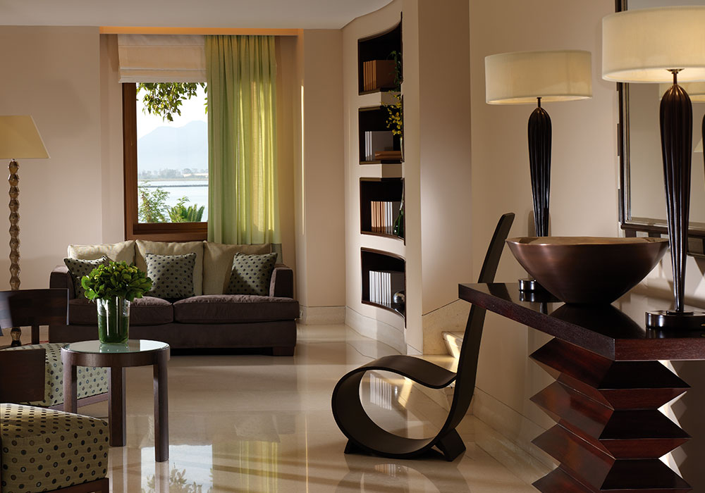 Amphitryon Hotel