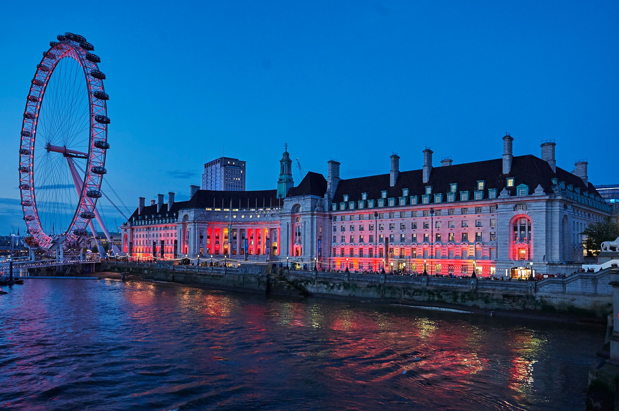 Со london. County Hall. County Hall London. Country Hall в Лондоне. Каунти Холл со стороны Темзы.