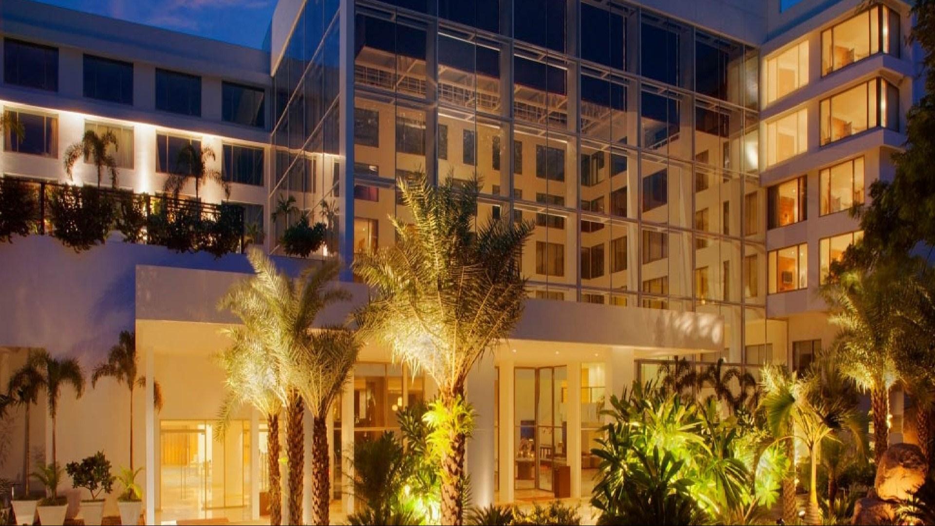 Radisson Blu Plaza Hotel Hyderabad Banjara Hills