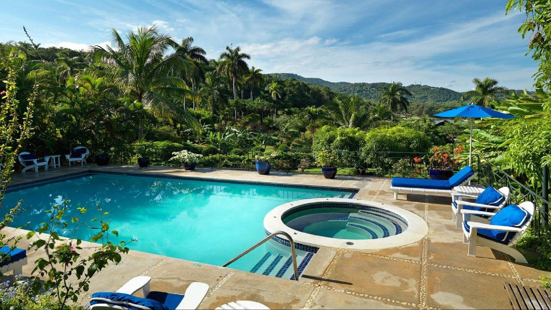 Round Hill Hotel & Villas