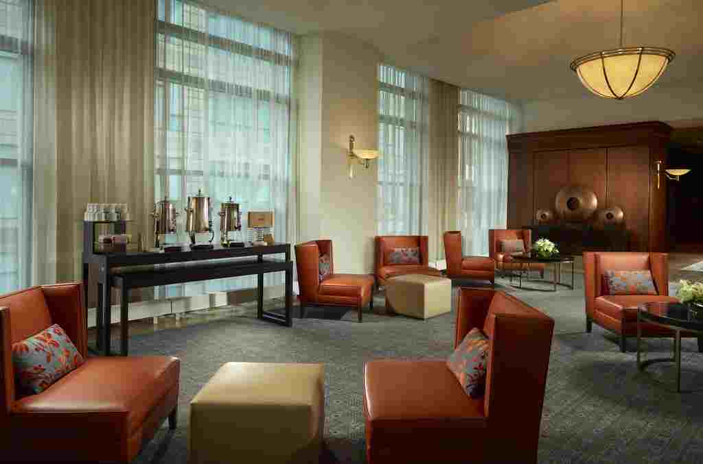 All-Suite Omni Chicago Hotel Magnificent Mile