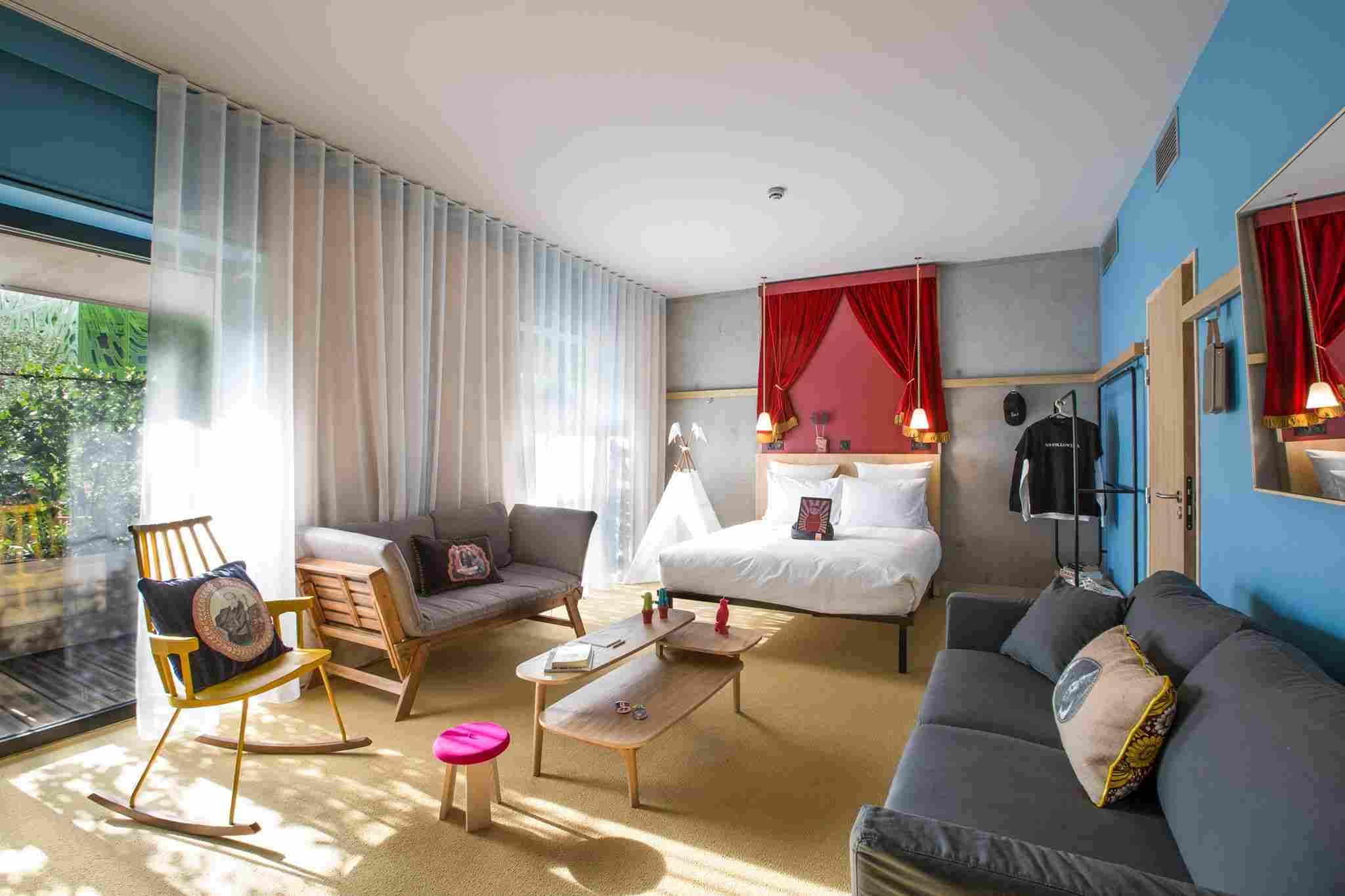 MOB HOTEL