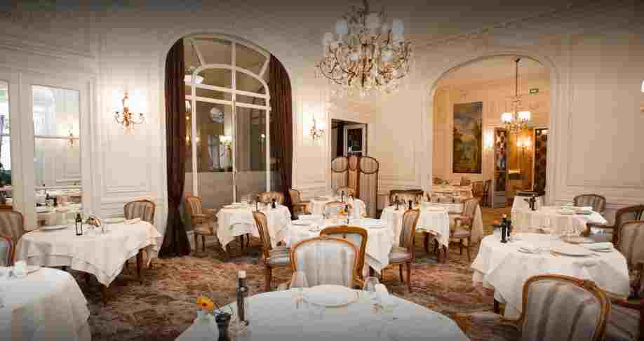 Hotel Raphael